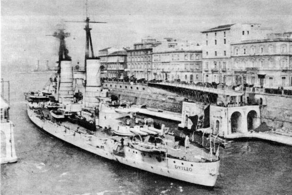.       -  . 1930 . (Battleship Caio Duilio)